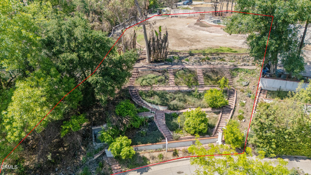 1437 Crest Drive