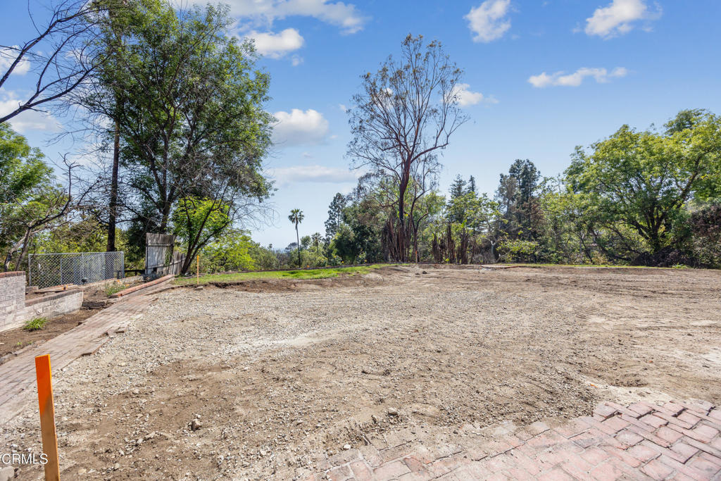 1437 Crest Drive