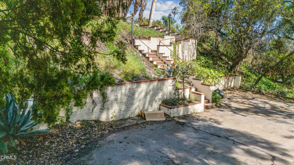 1437 Crest Drive
