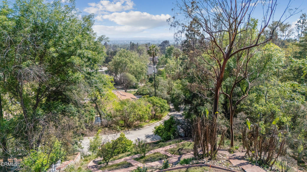 1437 Crest Drive