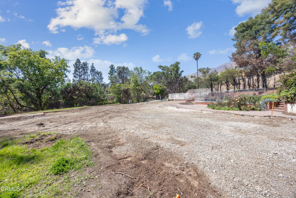 1437 Crest Drive