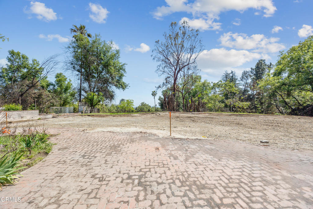 1437 Crest Drive