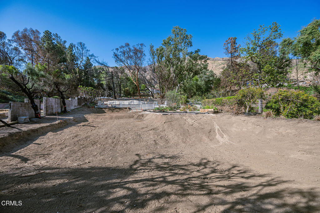 1695 E Loma Alta Drive