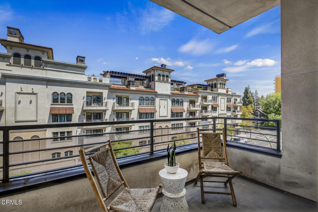 217 S Marengo Avenue 404