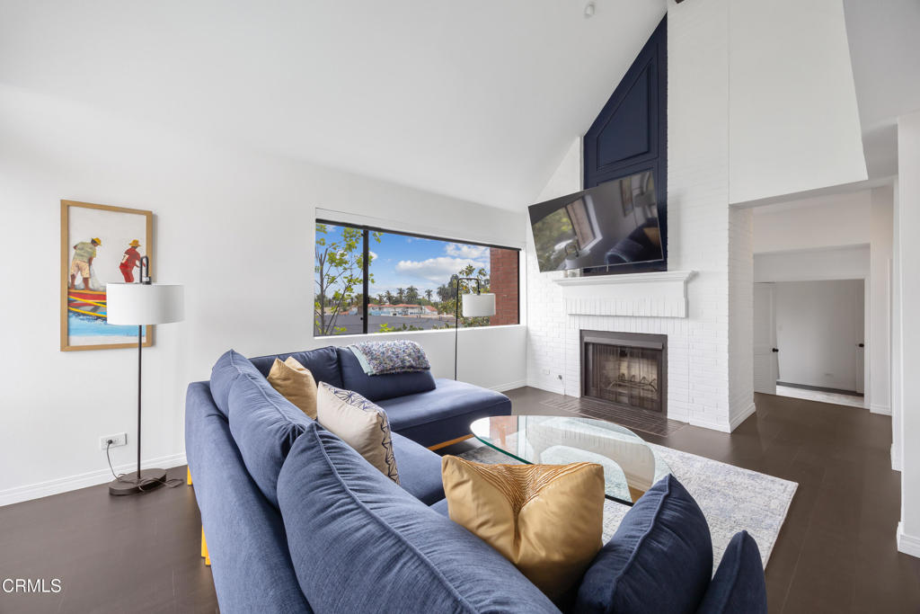 835 S Lucerne Boulevard 301