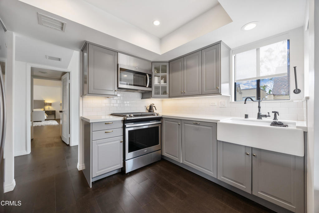 835 S Lucerne Boulevard 301