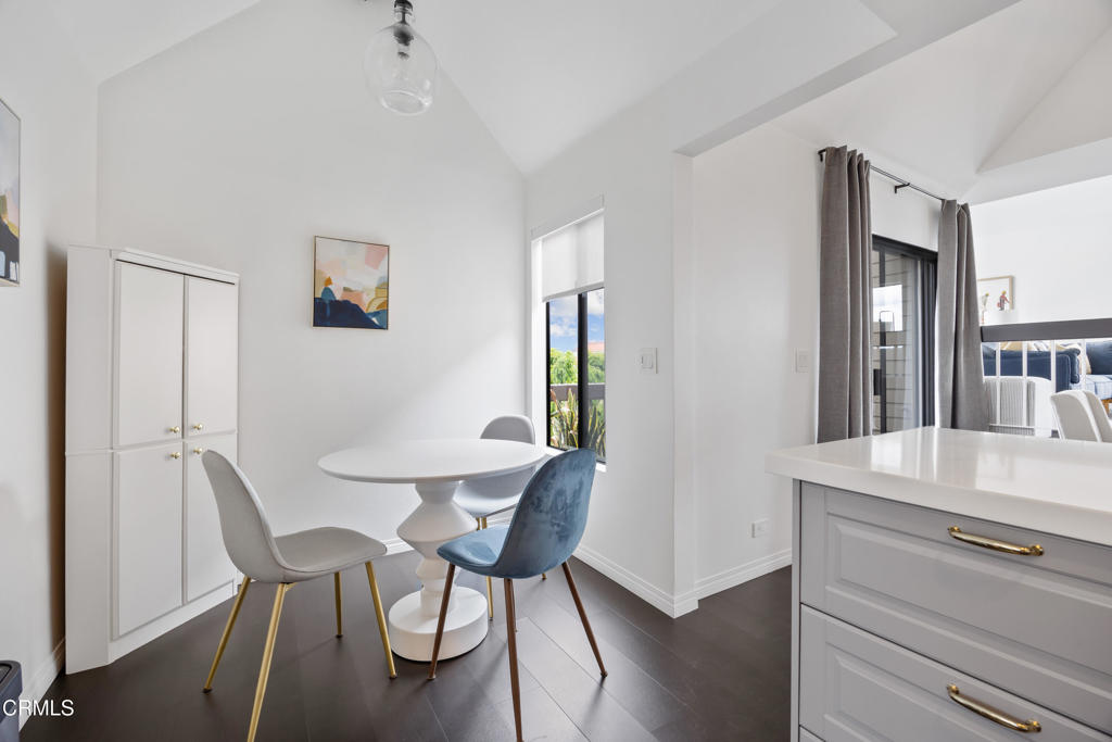 835 S Lucerne Boulevard 301