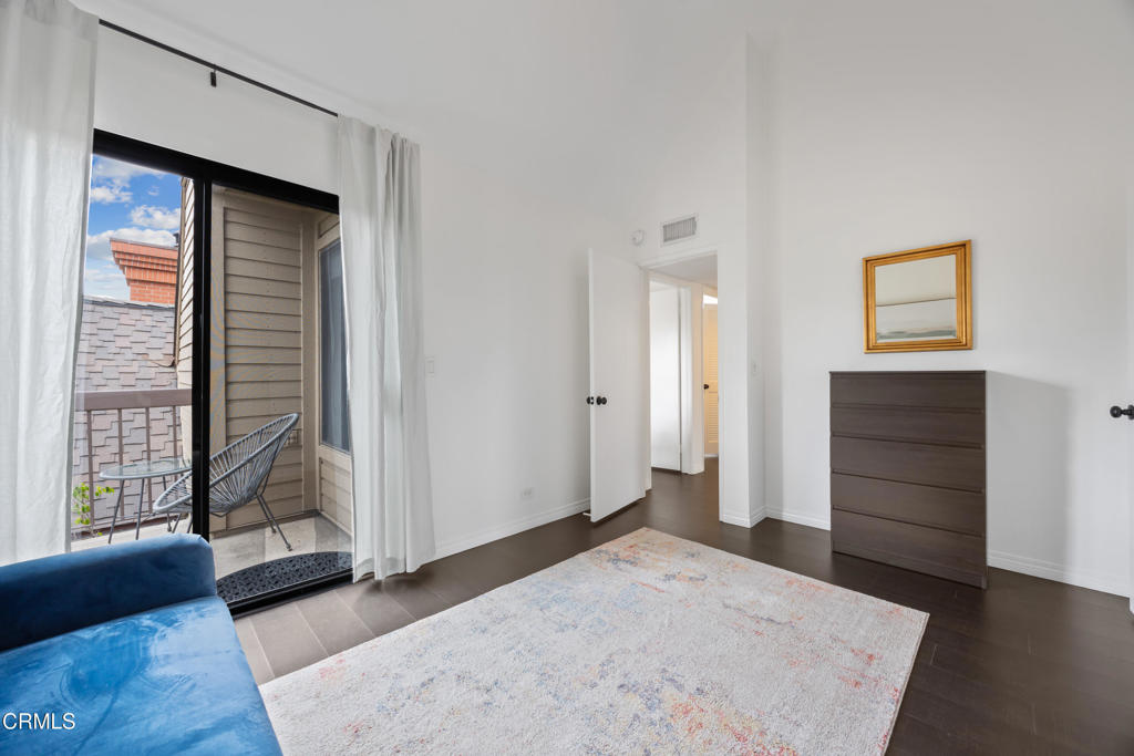 835 S Lucerne Boulevard 301