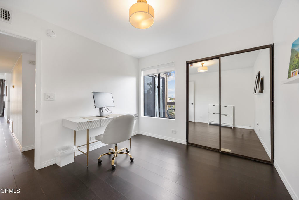 835 S Lucerne Boulevard 301