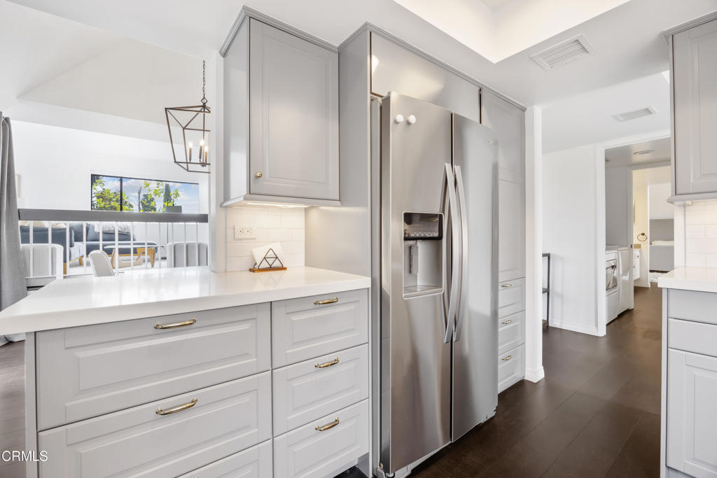 835 S Lucerne Boulevard 301