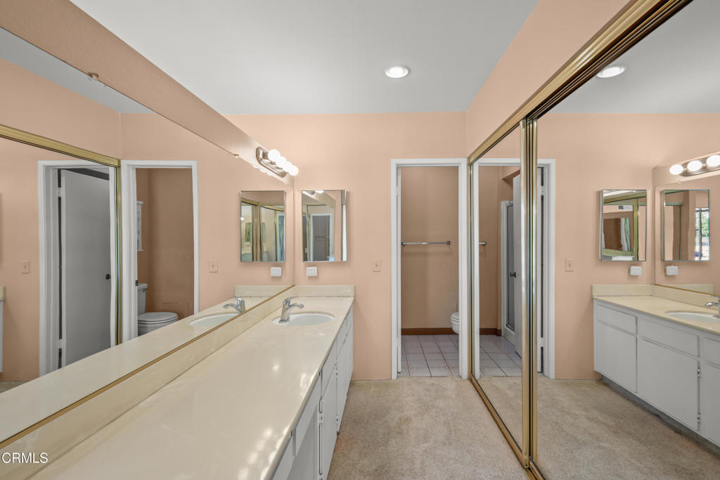 848 W Huntington Drive 4