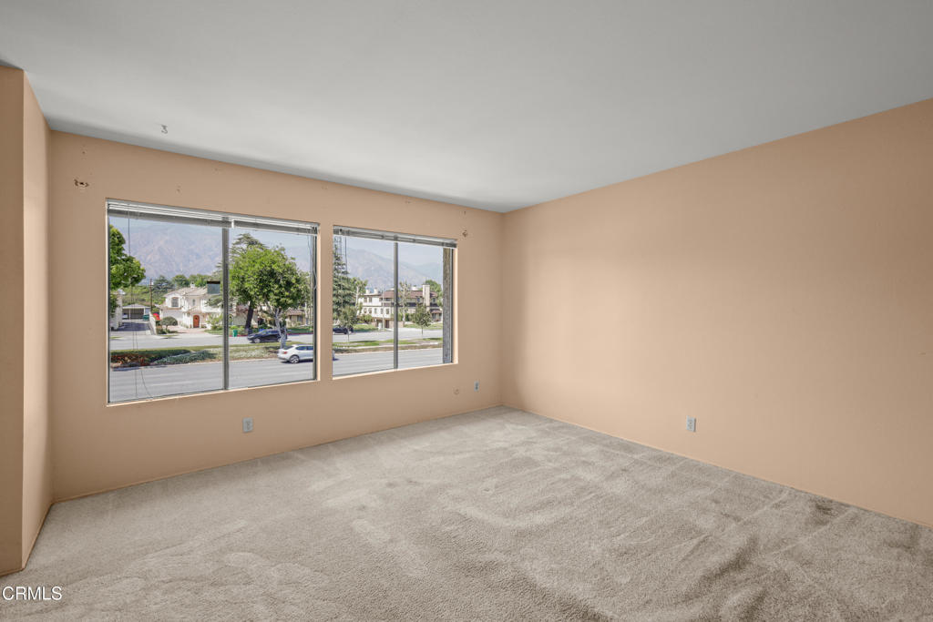 848 W Huntington Drive 4