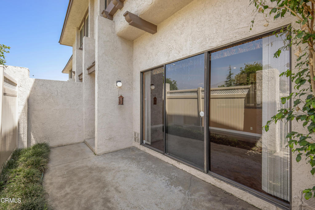 848 W Huntington Drive 4