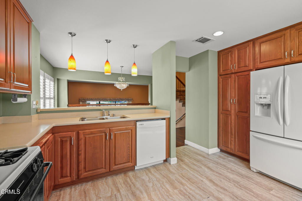 848 W Huntington Drive 4