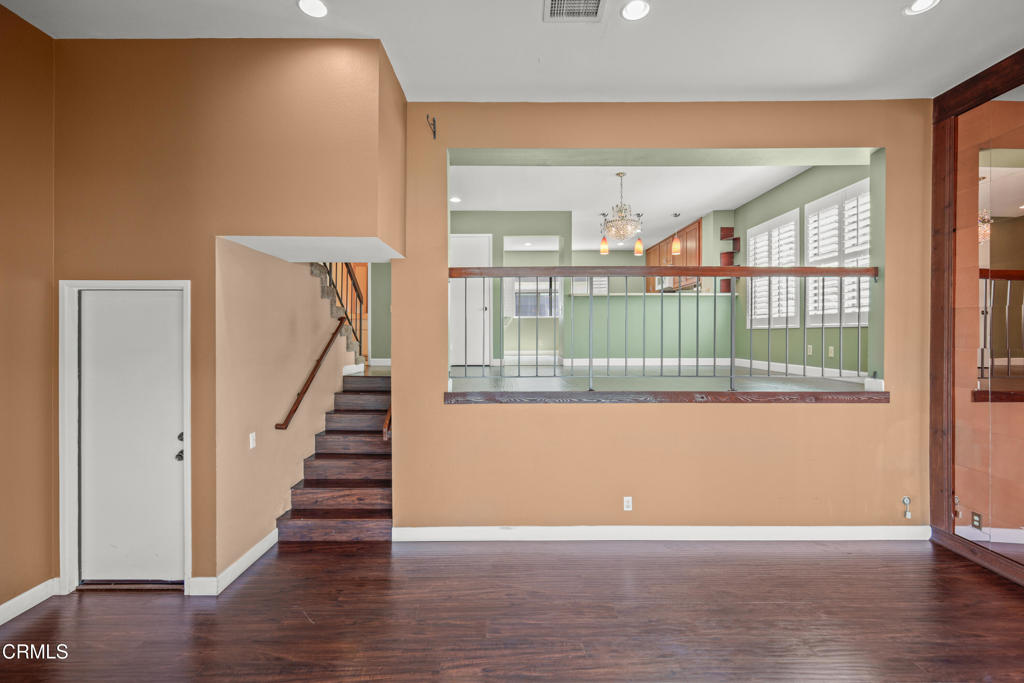 848 W Huntington Drive 4