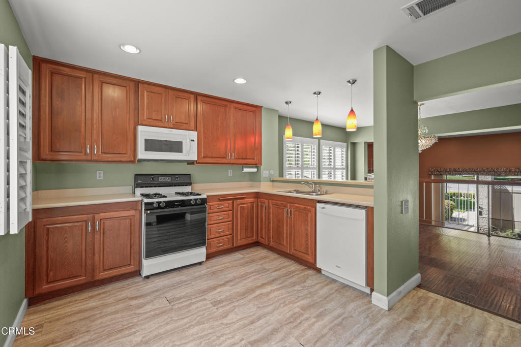 848 W Huntington Drive 4