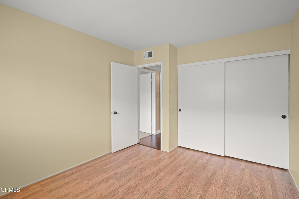 848 W Huntington Drive 4