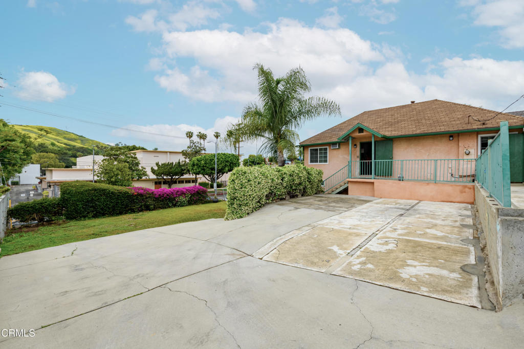 2728 N Eastern Avenue