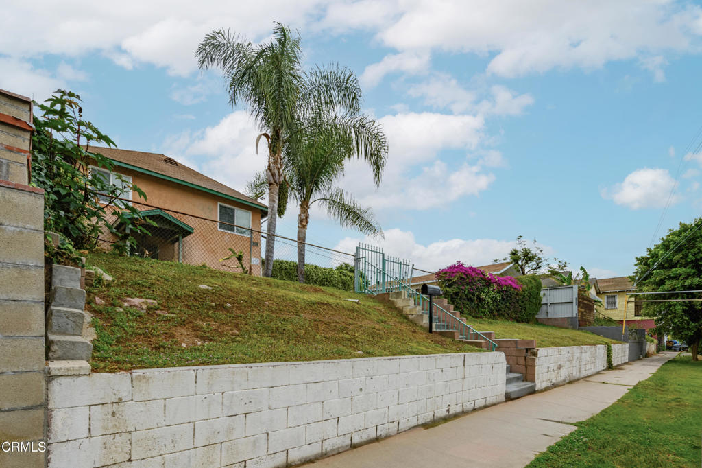 2728 N Eastern Avenue