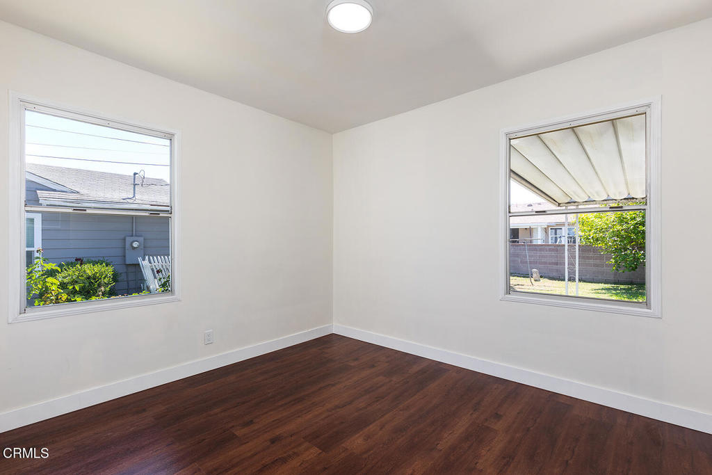 2327 Roscommon Avenue