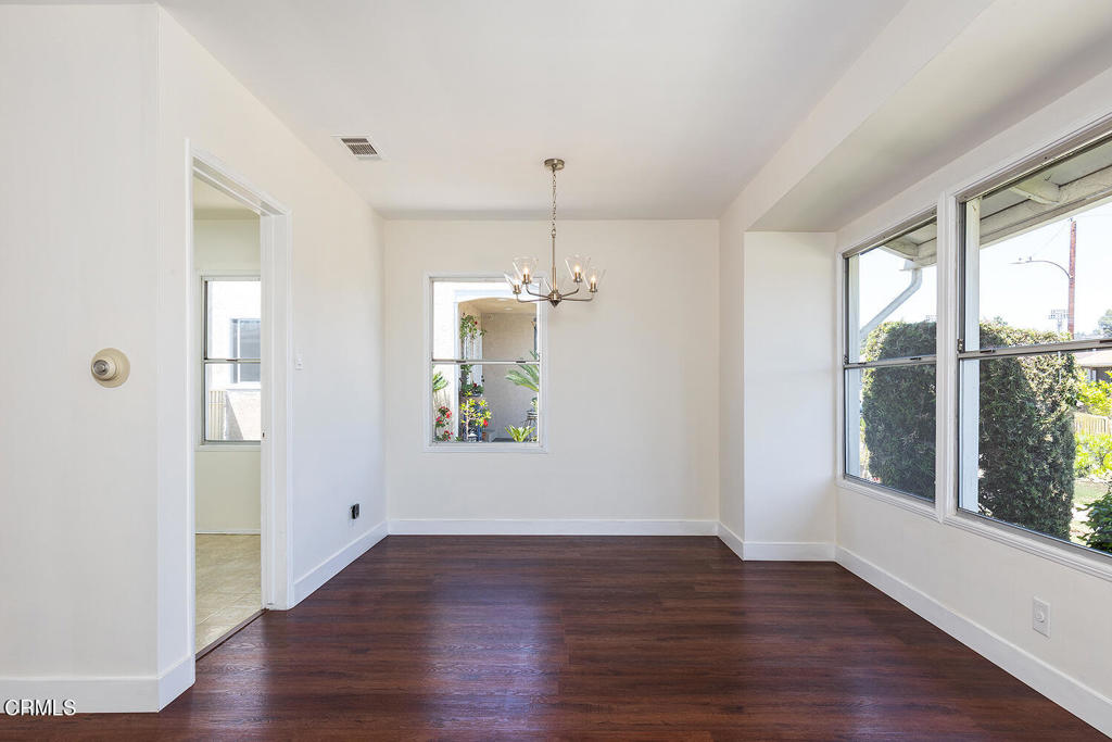 2327 Roscommon Avenue