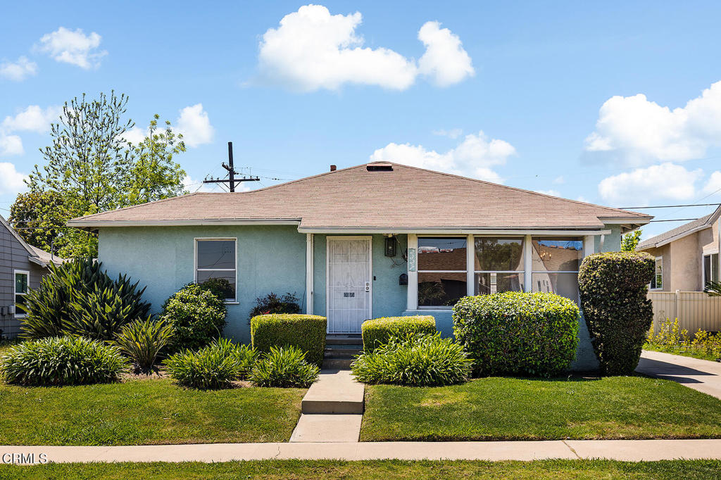 2327 Roscommon Avenue