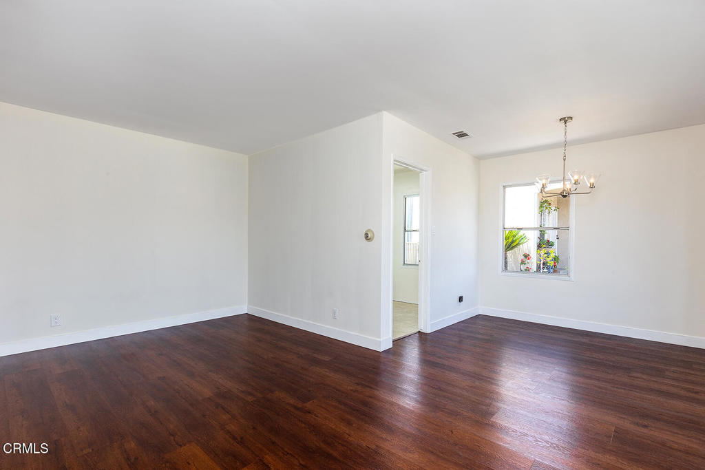 2327 Roscommon Avenue