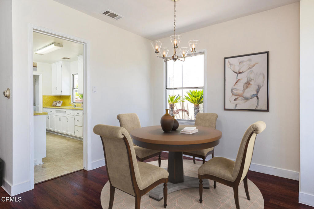 2327 Roscommon Avenue