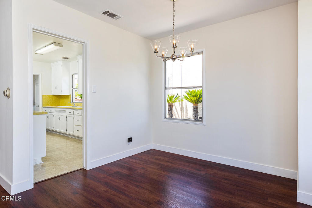 2327 Roscommon Avenue