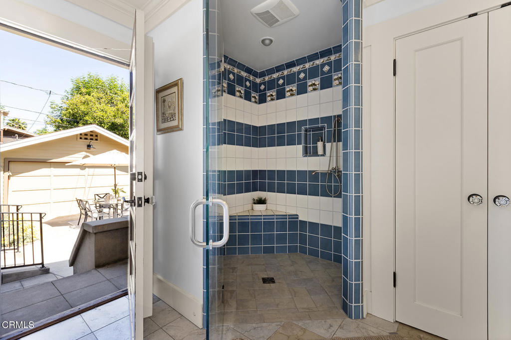 1122 Stratford Avenue