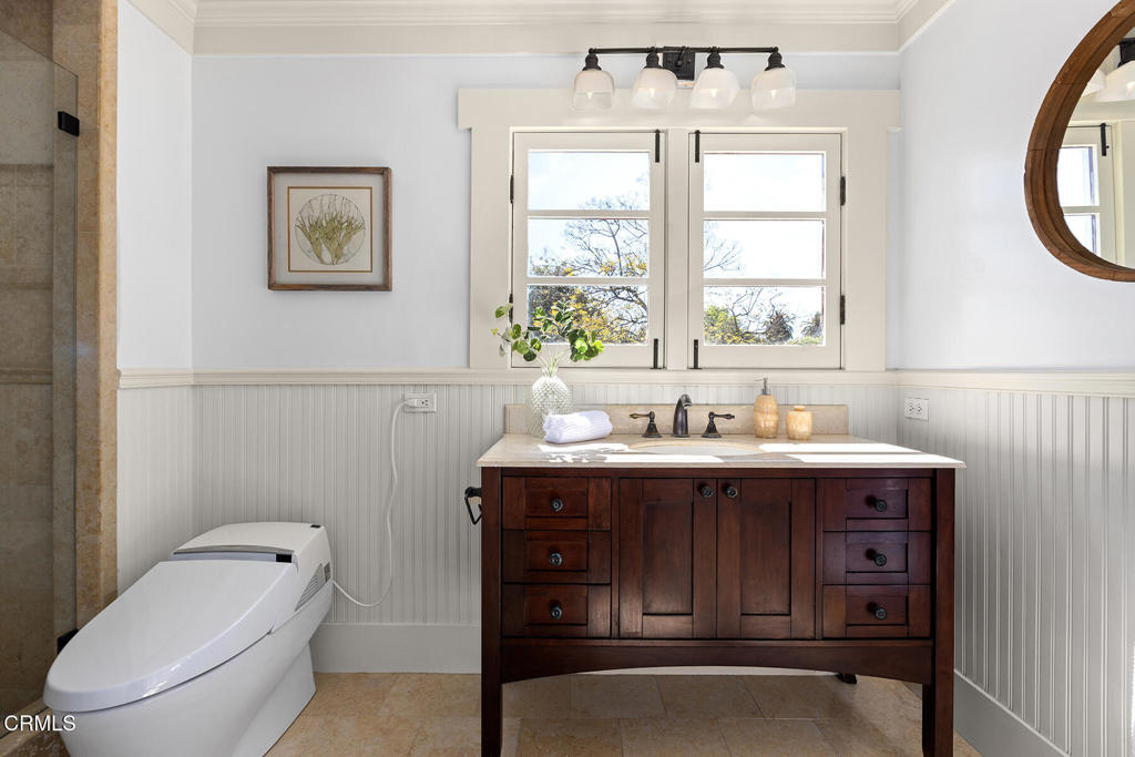 1122 Stratford Avenue