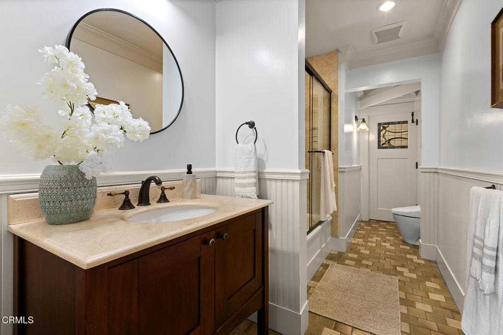 1122 Stratford Avenue