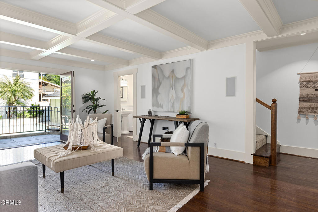 1122 Stratford Avenue