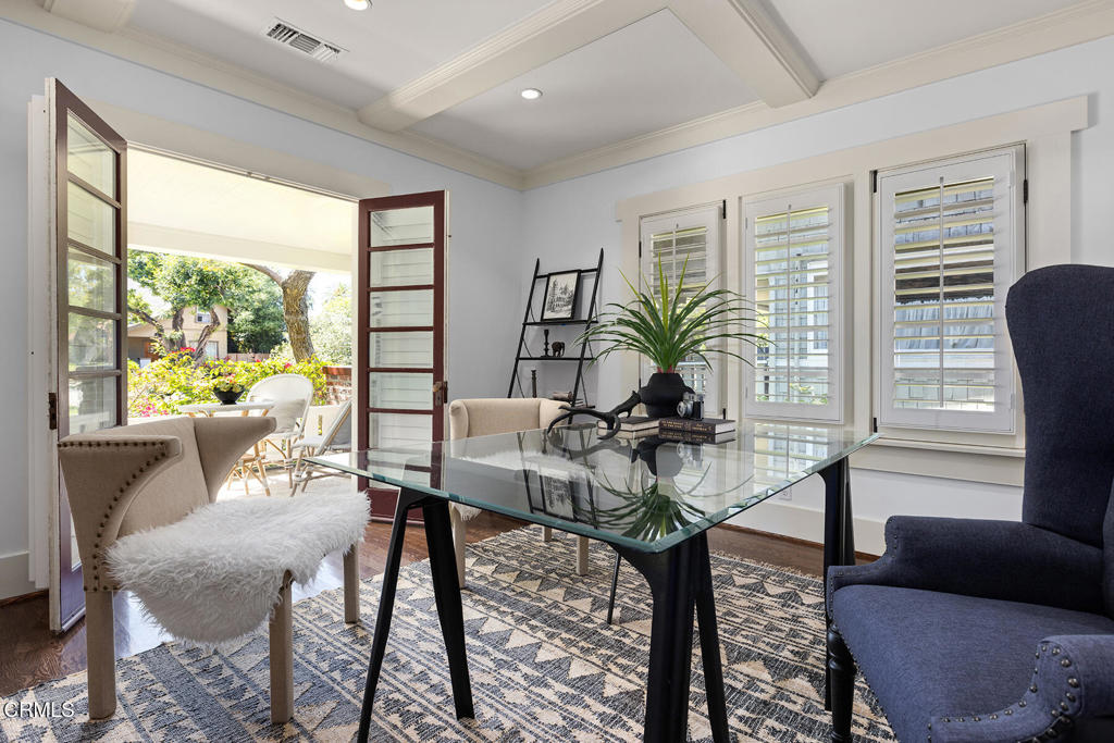 1122 Stratford Avenue