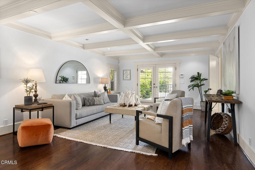 1122 Stratford Avenue