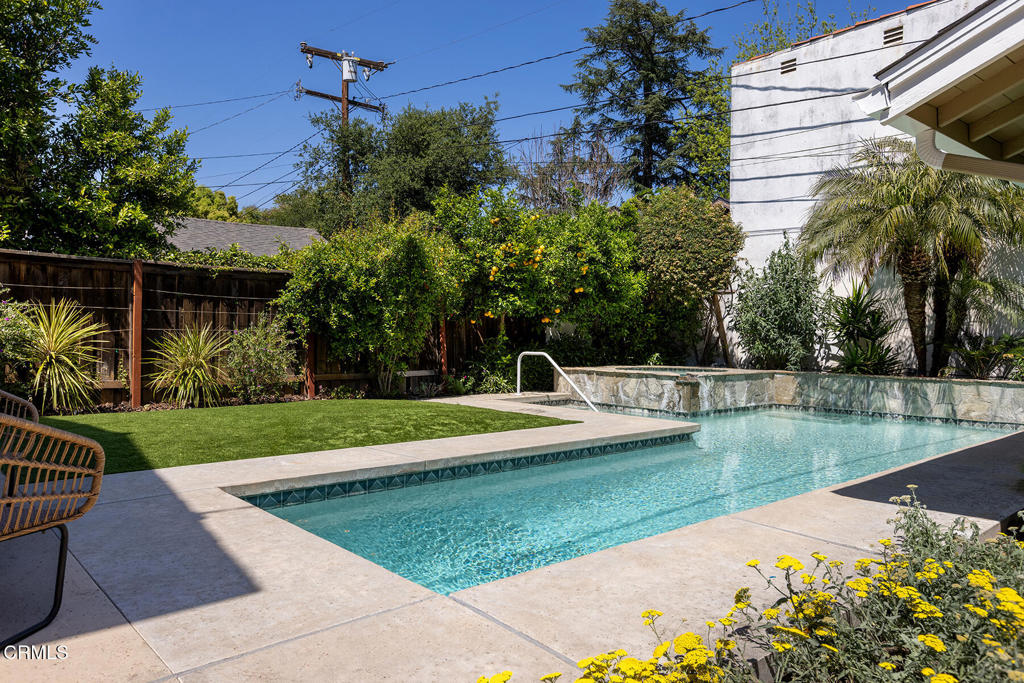 1122 Stratford Avenue