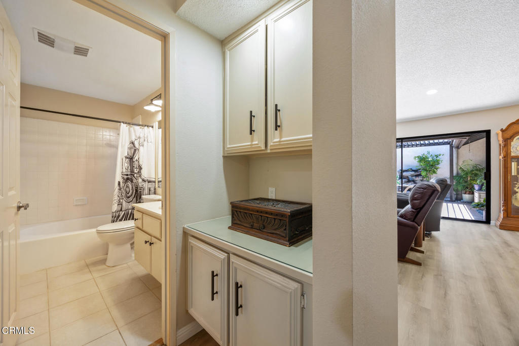 286 W Montecito Avenue K