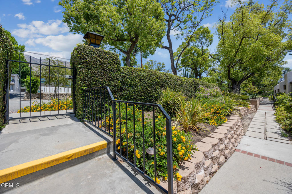 286 W Montecito Avenue K