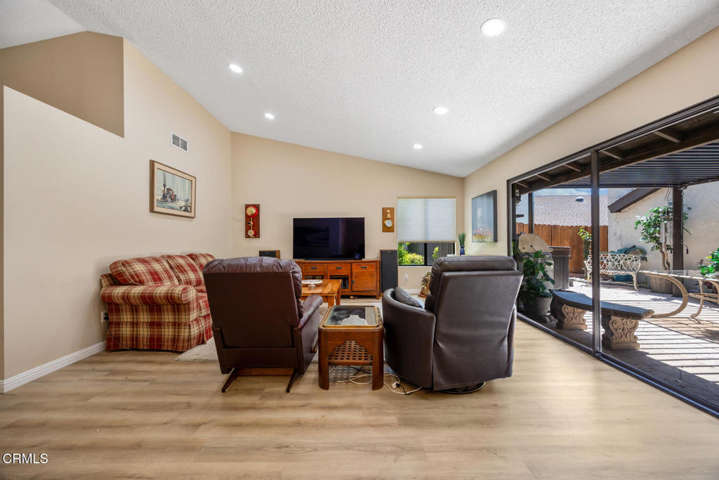 286 W Montecito Avenue K