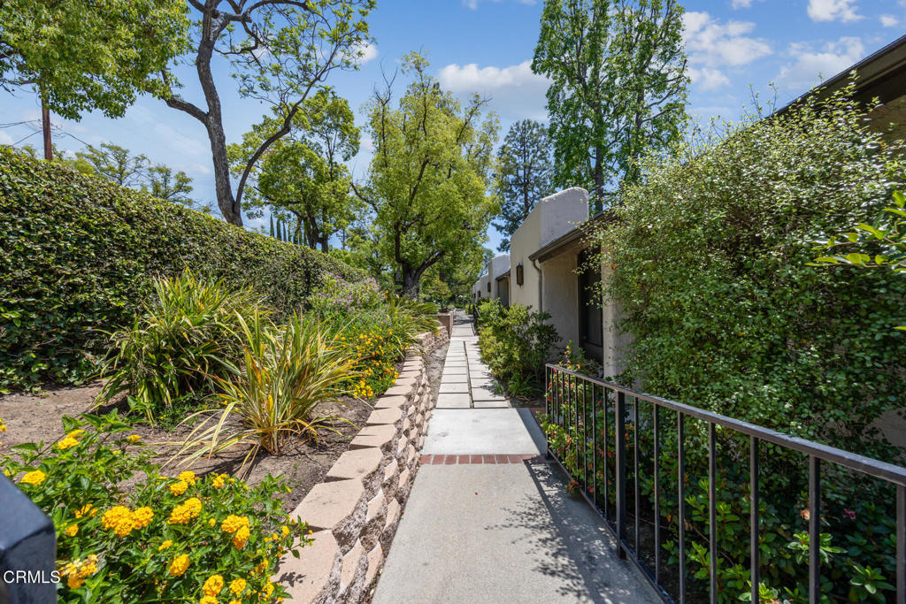 286 W Montecito Avenue K