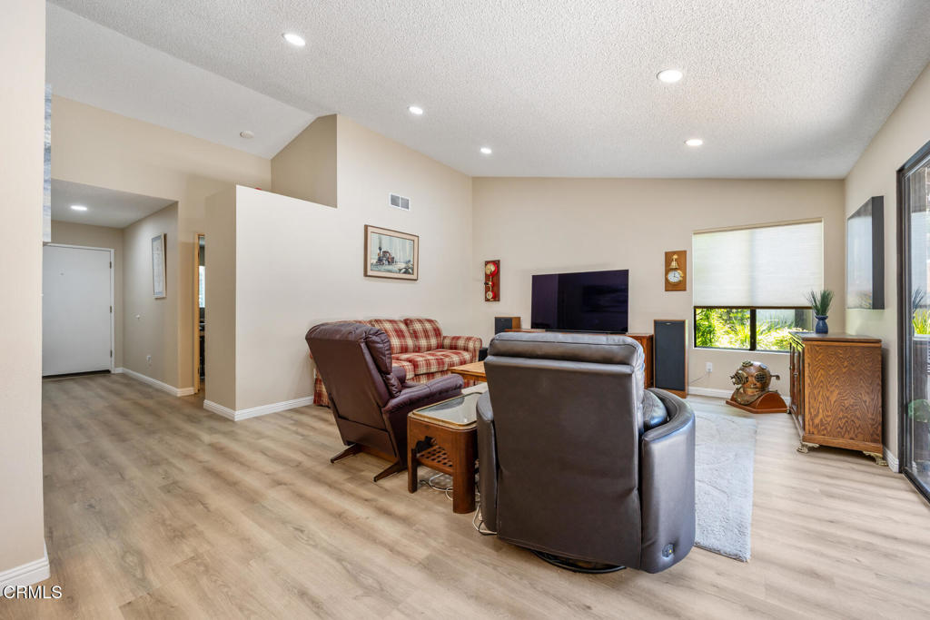 286 W Montecito Avenue K