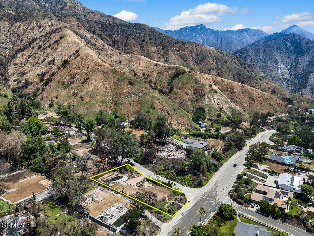 1695 E Loma Alta Drive