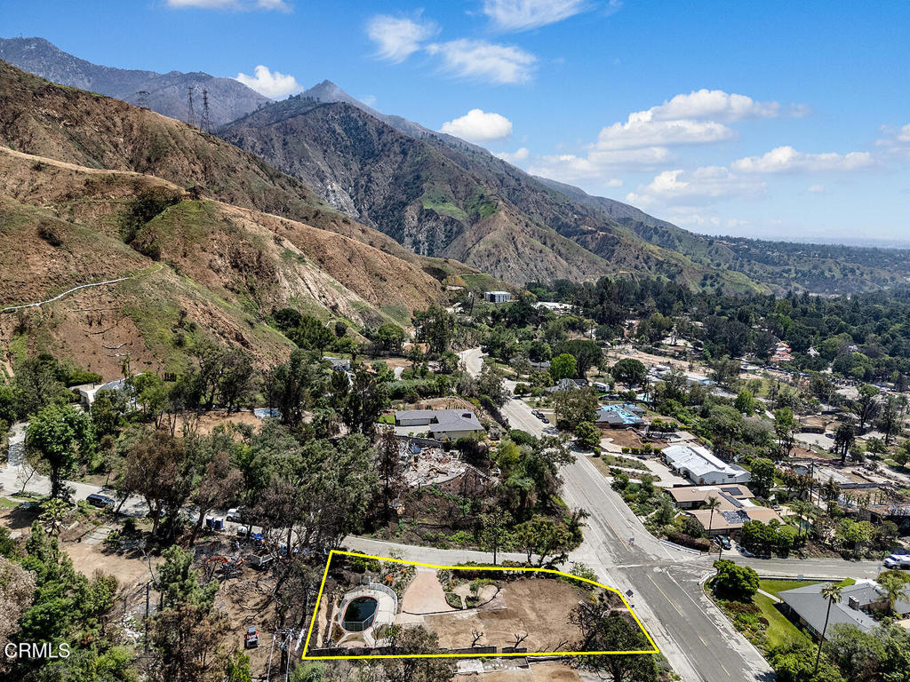 1695 E Loma Alta Drive