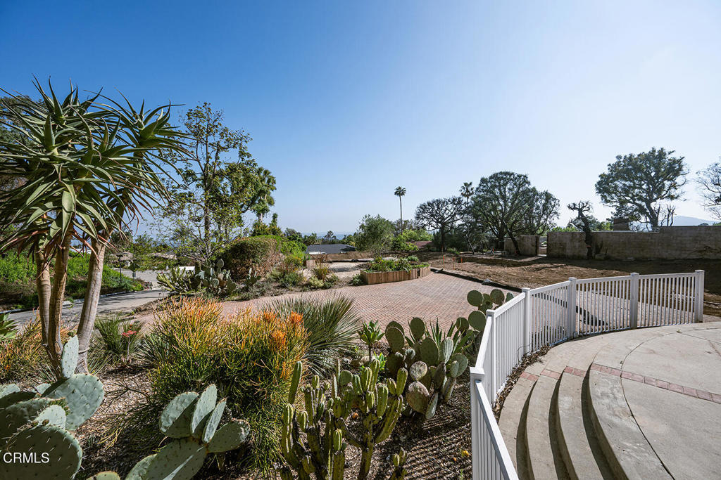 1695 E Loma Alta Drive