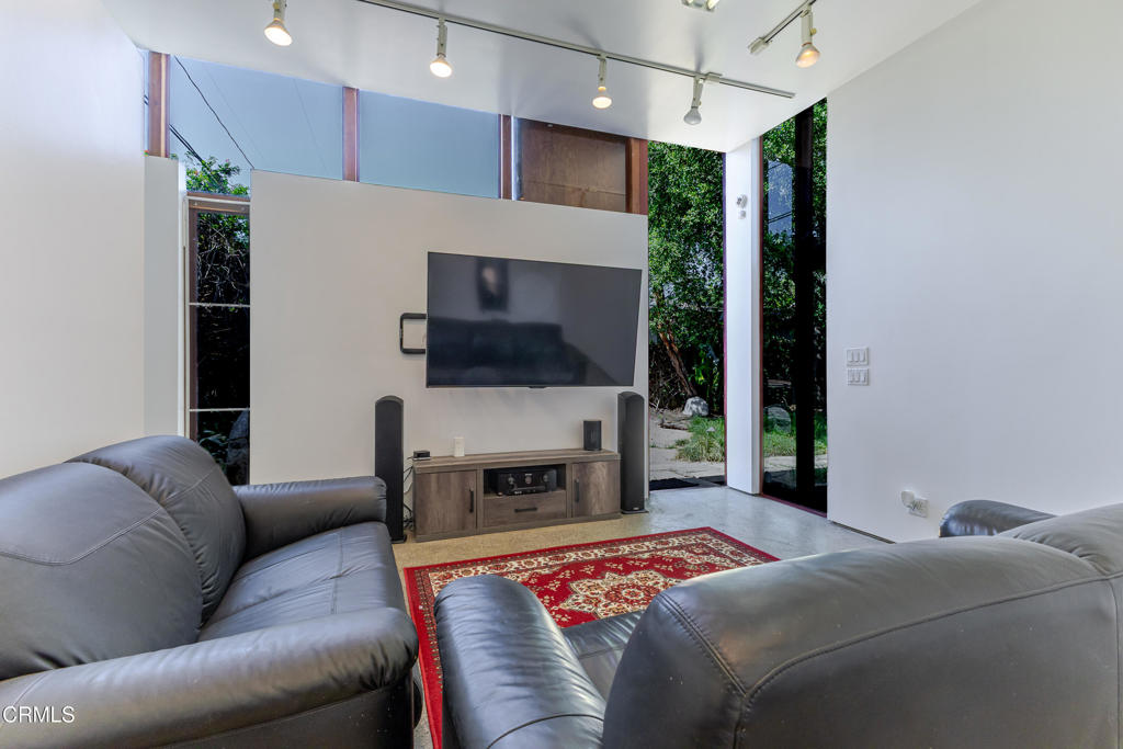 1229 N Sierra Bonita Avenue