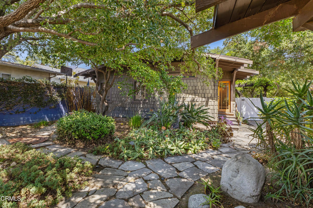 1229 N Sierra Bonita Avenue