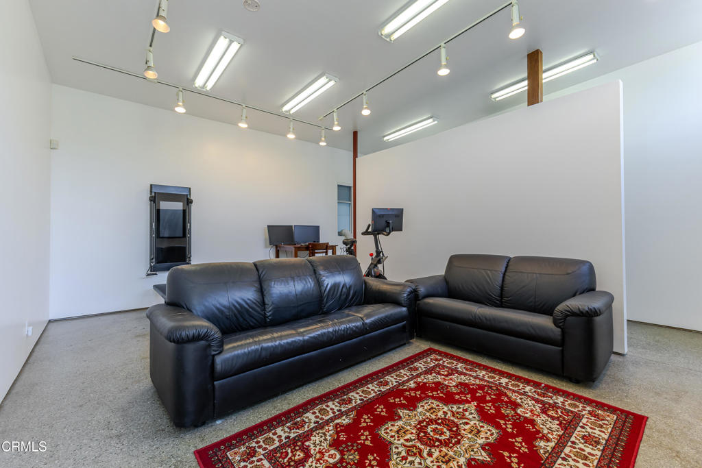 1229 N Sierra Bonita Avenue