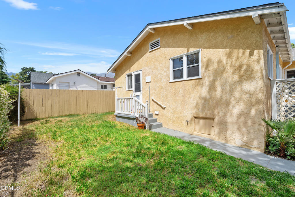 1675 N El Molino Avenue