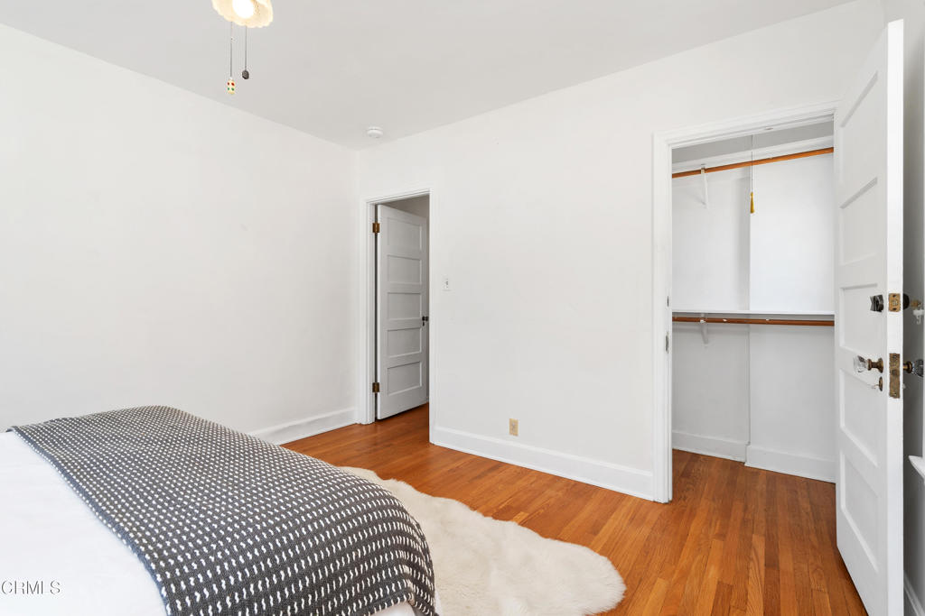 1675 N El Molino Avenue