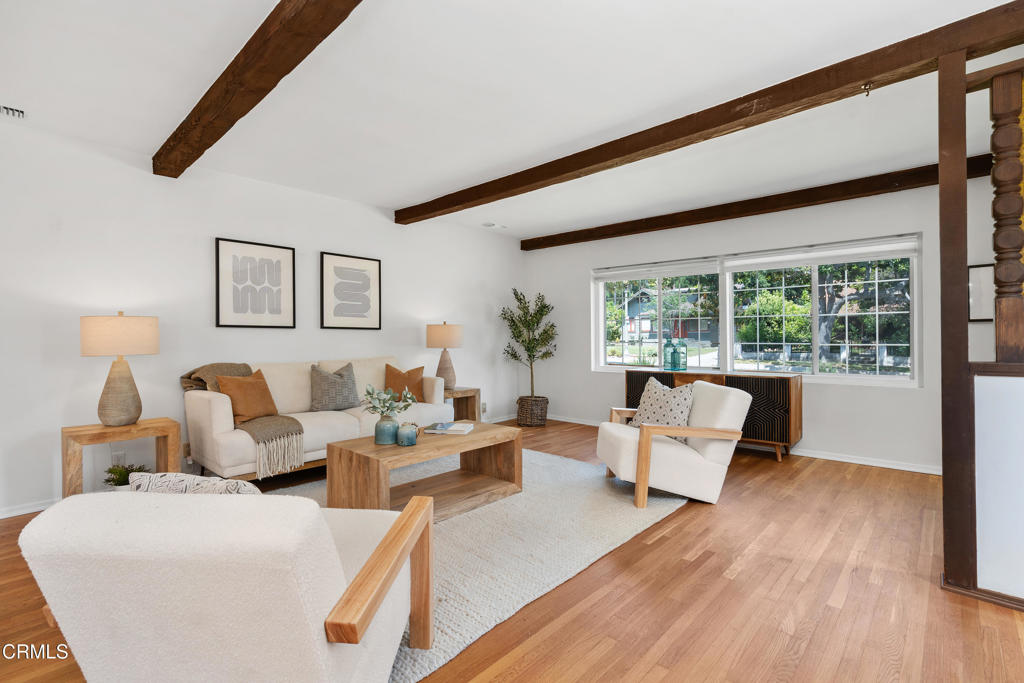 1675 N El Molino Avenue